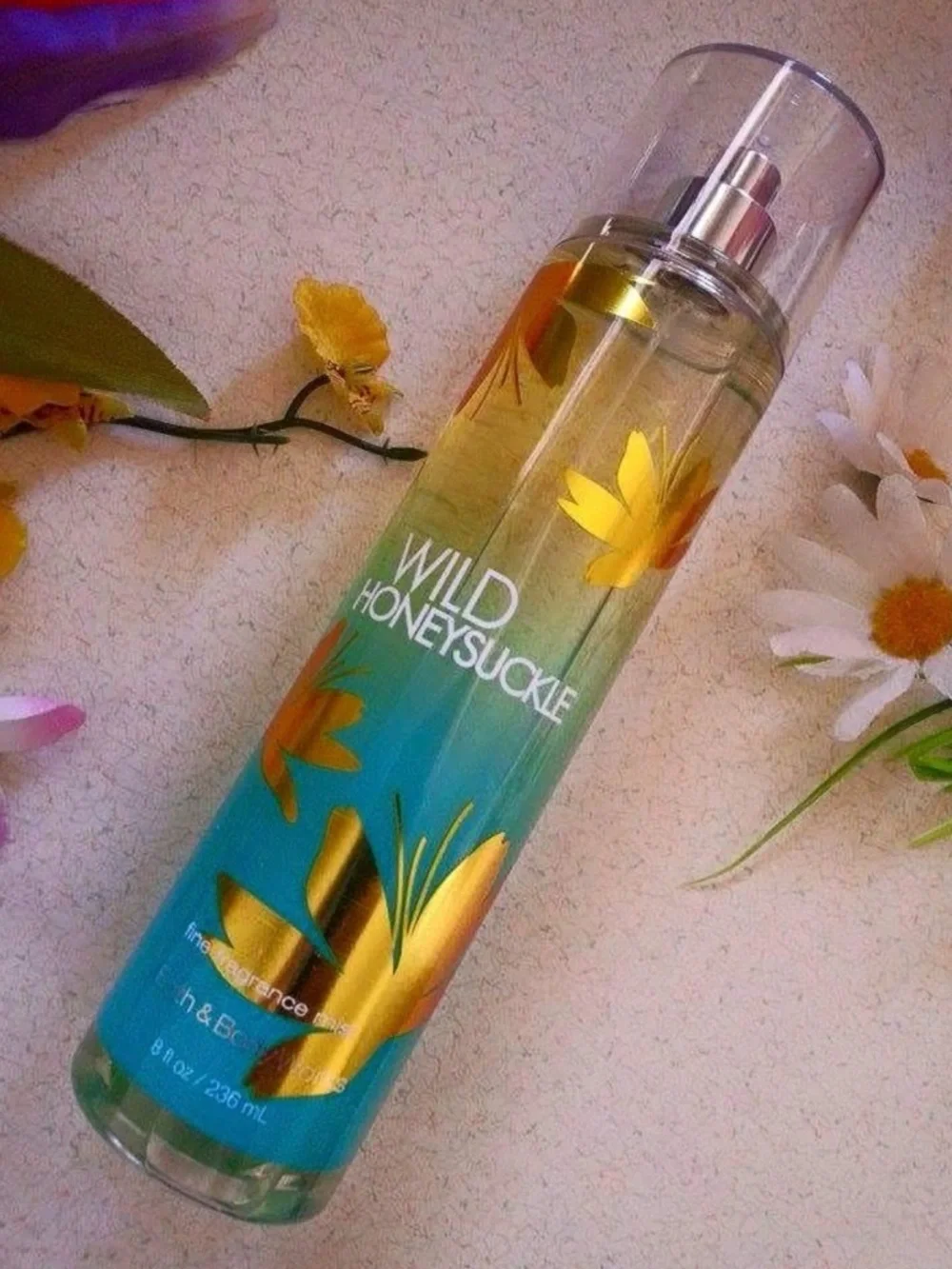 Bath & Body Works Wild Honeysuckle - Picture 1 of 5